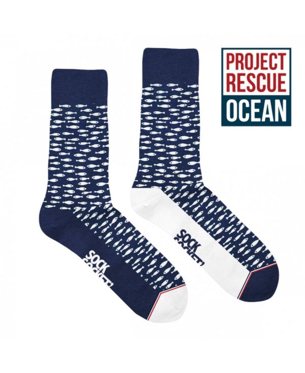 chaussettes Made in France une semelle blanche, une semelle marine. Logo "Project Ressue Ocean" dans le coin en haut à droite.